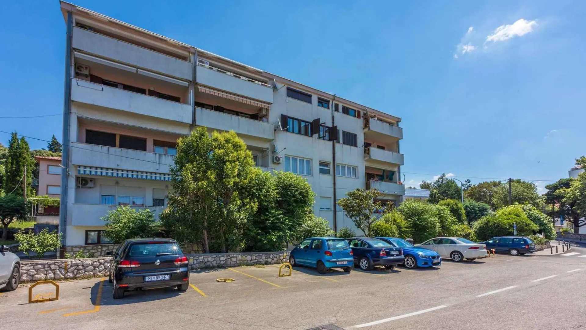 Apartment In Novi Vinodolski 43092