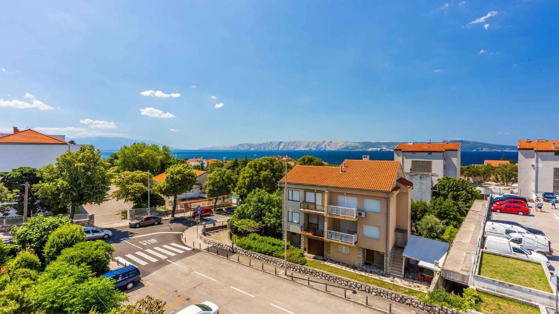 Apartment In Novi Vinodolski 43092