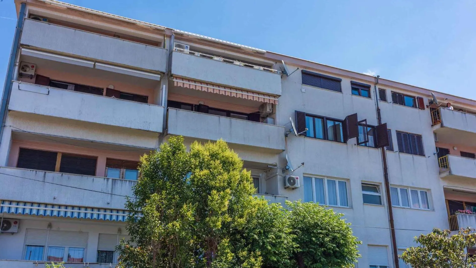 Apartment In Novi Vinodolski 43092